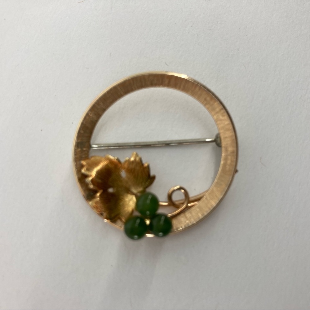 Vintage Krementz Gold Filled with Green Chrysophrase Grapes Circle Brooch 1.13"
